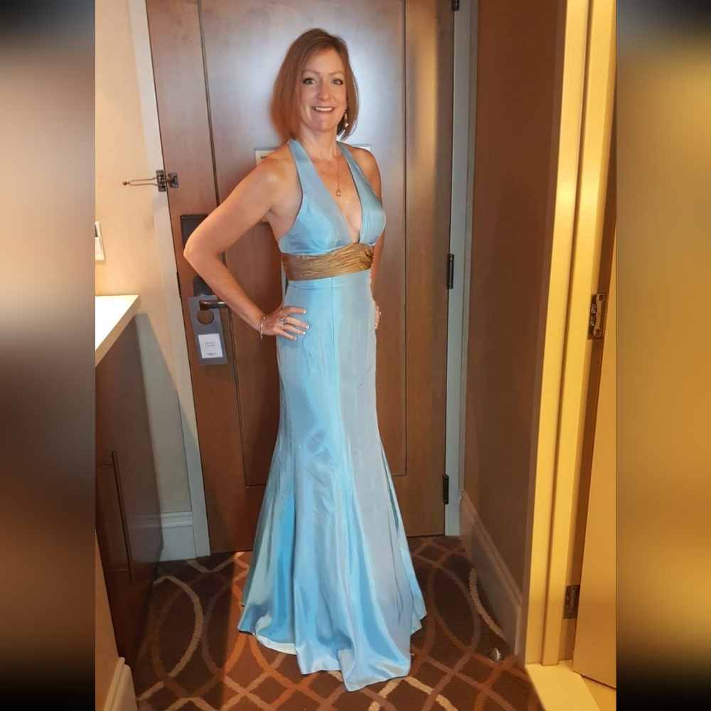 Jiovani Gown Size 6